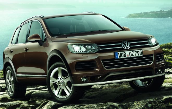 VW Touareg накладка переднего бампера