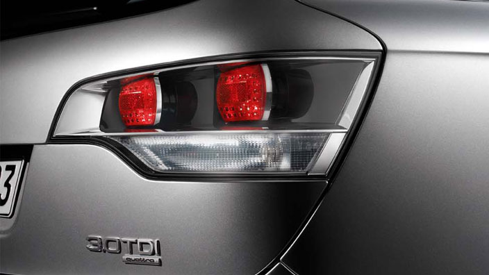 Audi Q7 оригнальные задние фонари