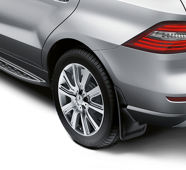 Брызговики передние для автомобиля Mercedes-Benz GL166 (c порогами).