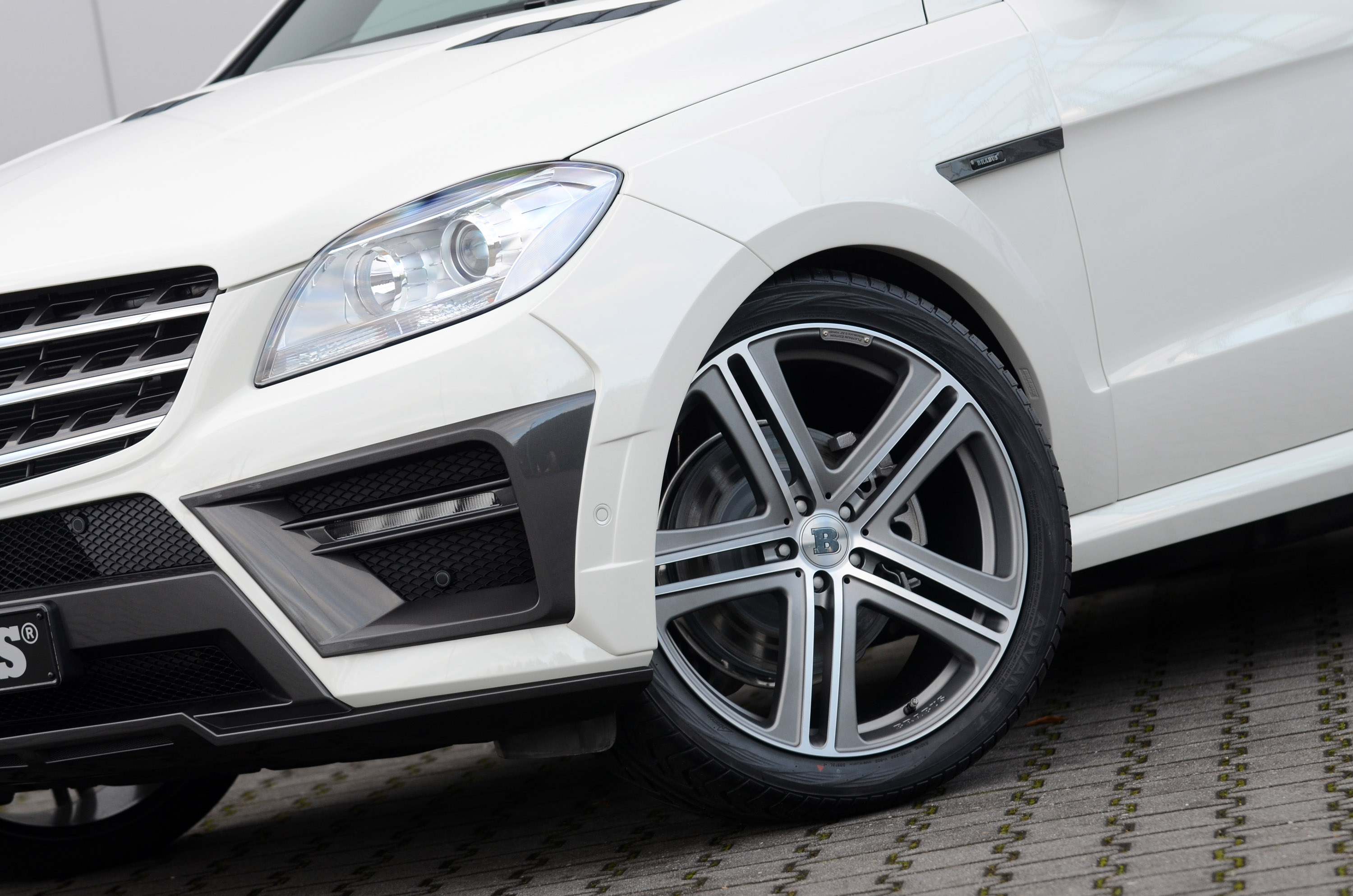 Mercedes ML AMG BRABUS LED накладки